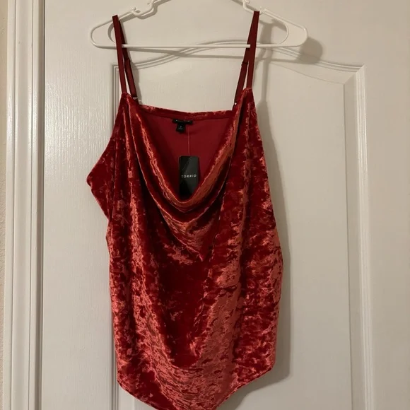Torrid 4k velvet red cowl cami - Picture 4 of 5